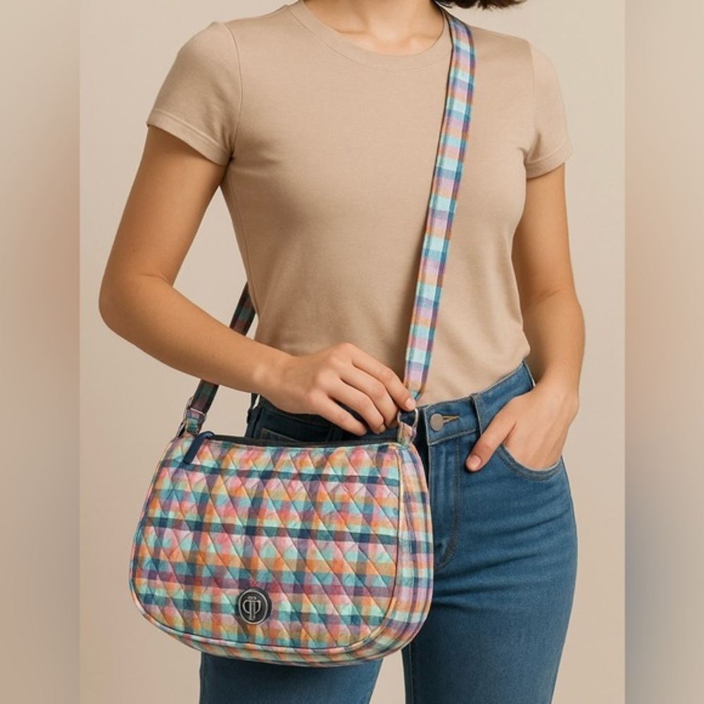 🩵 Vera Bradley Quilted Turnlock Saddle Bag NWOT